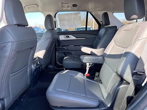 New 2026 Ford Explorer Active image 23