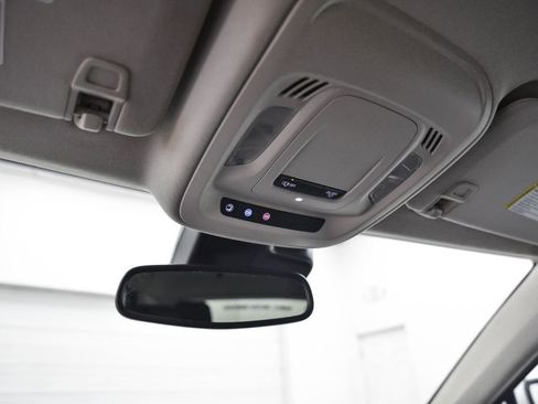 Used 2023 Buick Envision Essence image 18