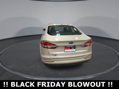 Used 2019 Ford Fusion SE image 7