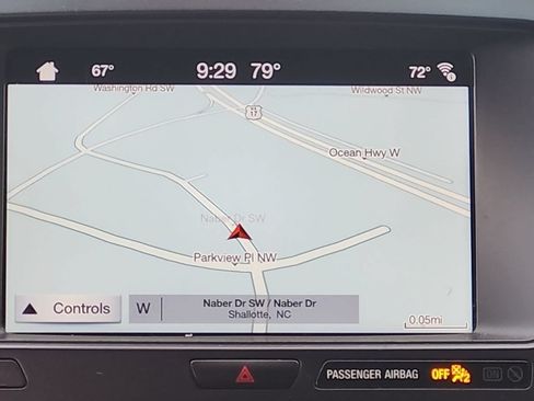 Used 2017 Ford Explorer XLT w/ Equipment Group 202A AWD/4WD image 5