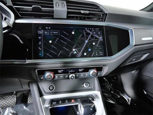 Certified 2024 Audi Q3 2.0T Premium Plus image 18