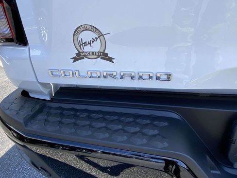 Used 2024 Chevrolet Colorado Z71 w/ Z71 Convenience Package 2 image 41