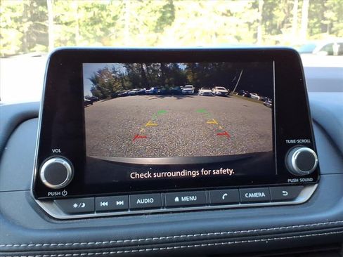 Used 2023 Nissan Rogue S image 30