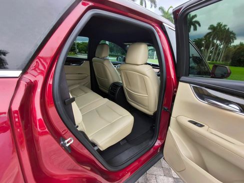 Used 2017 Cadillac XT5 FWD image 27