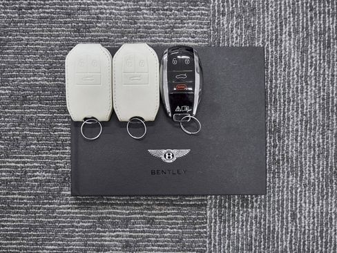 Used 2024 Bentley Flying Spur V8 image 79