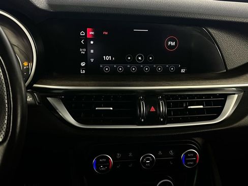 Used 2022 Alfa Romeo Stelvio Ti image 18