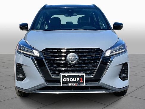 Used 2021 Nissan Kicks SR w/ SR Premium Package image 4