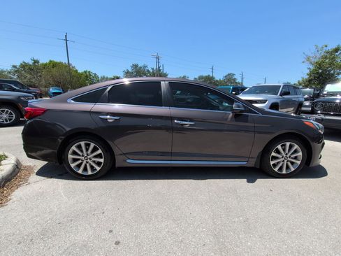 Used 2017 Hyundai Sonata Limited w/ Tech Package 03 FWD image 4