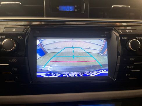 Used 2016 Toyota Corolla LE image 18