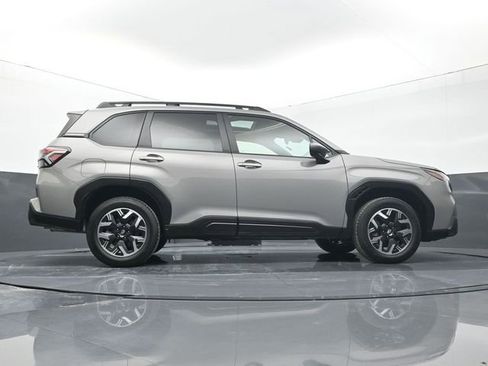 Used 2025 Subaru Forester Premium w/ Convenience Package #1 image 12