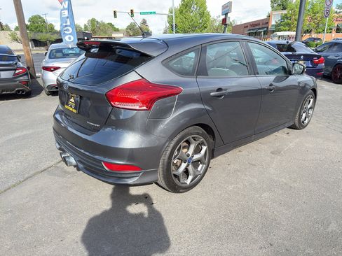 Used 2018 Ford Focus ST FWD image 6