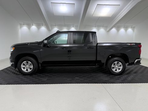 Used 2023 Chevrolet Silverado 1500 LT AWD/4WD image 7