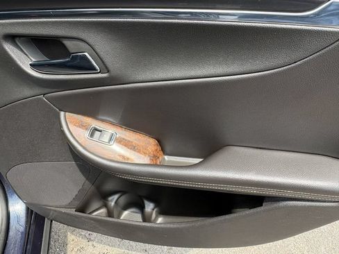 Used 2015 Chevrolet Impala LT w/ Convenience Package FWD image 21