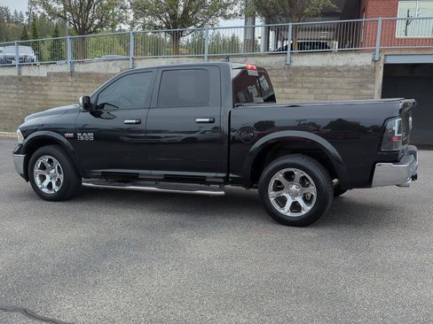 Used 2018 RAM 1500 Laramie w/ Convenience Group AWD/4WD image 4