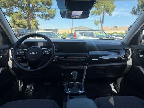 Used 2025 Kia Seltos S image 30