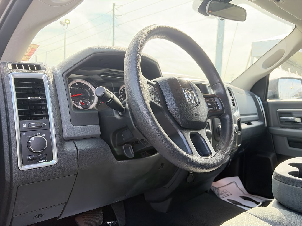 Used 2019 RAM 1500 Classic SLT AWD/4WD image 17