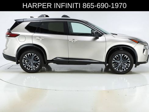 Used 2025 Nissan Rogue Platinum image 49