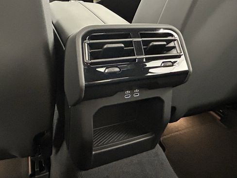 Used 2025 BMW i5 M60 w/ Premium Package image 35