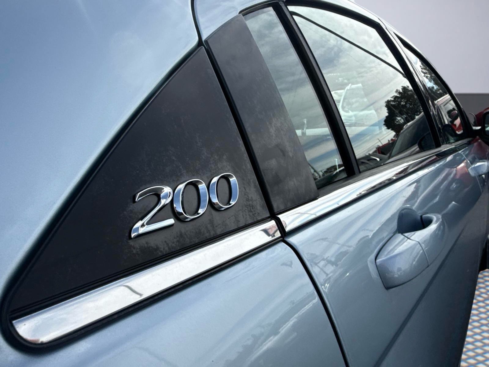 Used 2013 Chrysler 200 Touring FWD image 7
