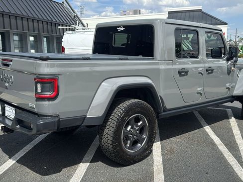 Used 2020 Jeep Gladiator Overland w/ Popular Equipment Package AWD/4WD image 3