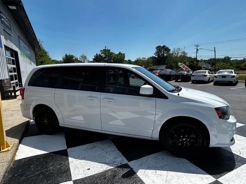 Used 2019 Dodge Grand Caravan GT FWD image 4