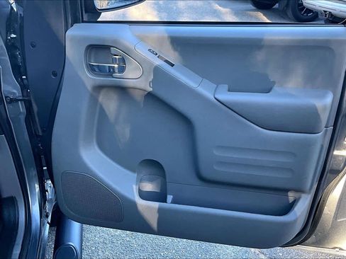 Used 2021 Nissan Frontier SV w/ Midnight Edition Floor Mats AWD/4WD image 21