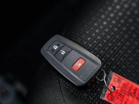 Certified 2022 Toyota Prius LE image 42