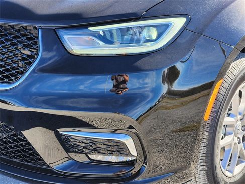 New 2026 Chrysler Pacifica Select image 6