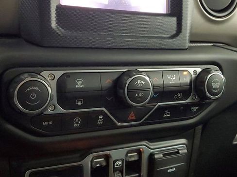 Used 2021 Jeep Wrangler Unlimited Sport AWD/4WD image 27