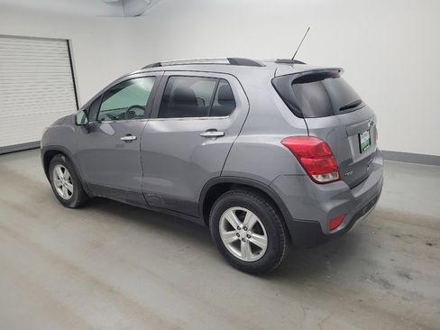 Used 2020 Chevrolet Trax LT w/ LT Convenience Package FWD image 3
