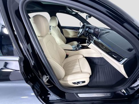 Used 2022 BMW 530i RWD image 21