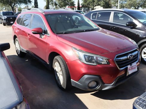 Used 2019 Subaru Outback 2.5i Premium image 2