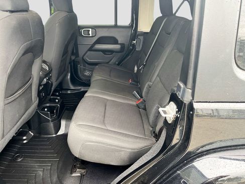 Used 2020 Jeep Wrangler Unlimited Sahara AWD/4WD image 24