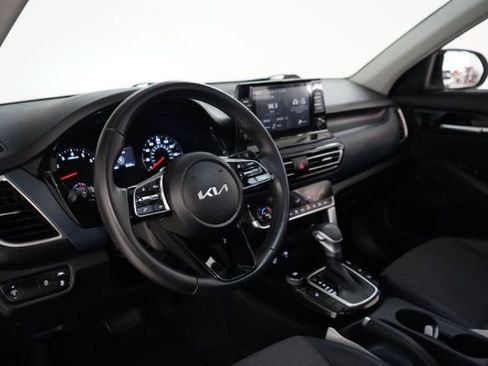 Used 2023 Kia Seltos S image 17