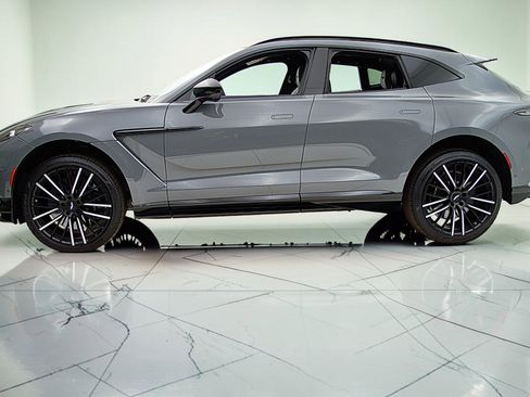 Used 2023 Aston Martin DBX 707 AWD/4WD image 3