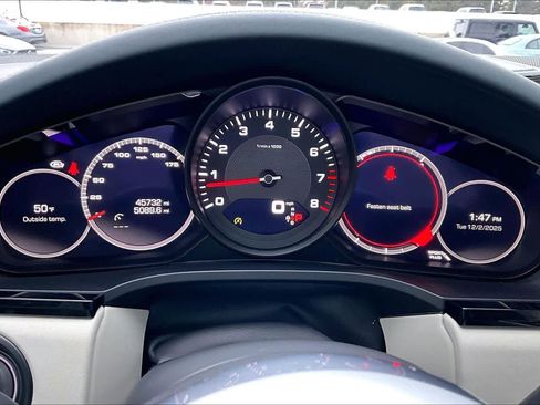 Used 2021 Porsche Cayenne Coupe image 24