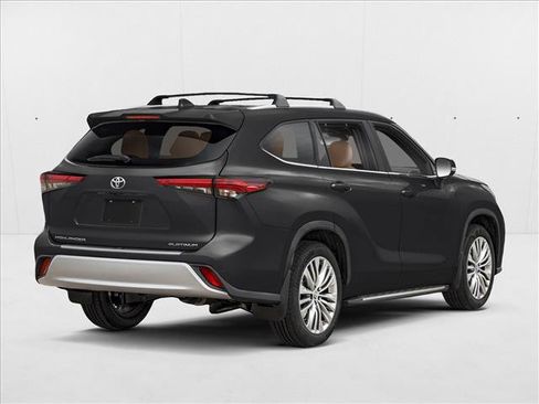 New 2026 Toyota Highlander Platinum AWD/4WD image 2