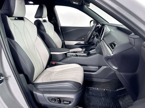 Used 2025 Lexus TX 500h AWD w/ Technology Package image 36