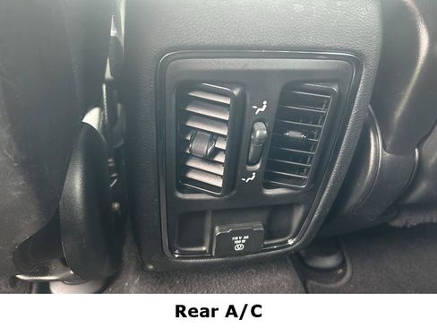 Used 2019 Jeep Grand Cherokee Altitude AWD/4WD image 18