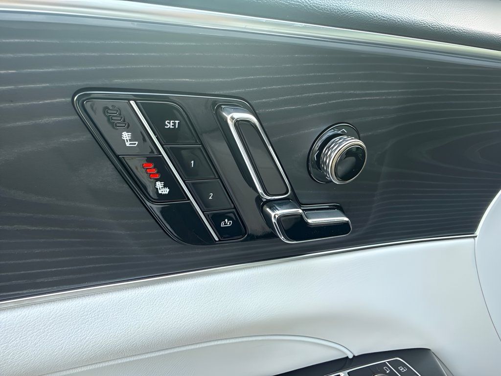 Used 2025 Cadillac Lyriq Luxury RWD image 21