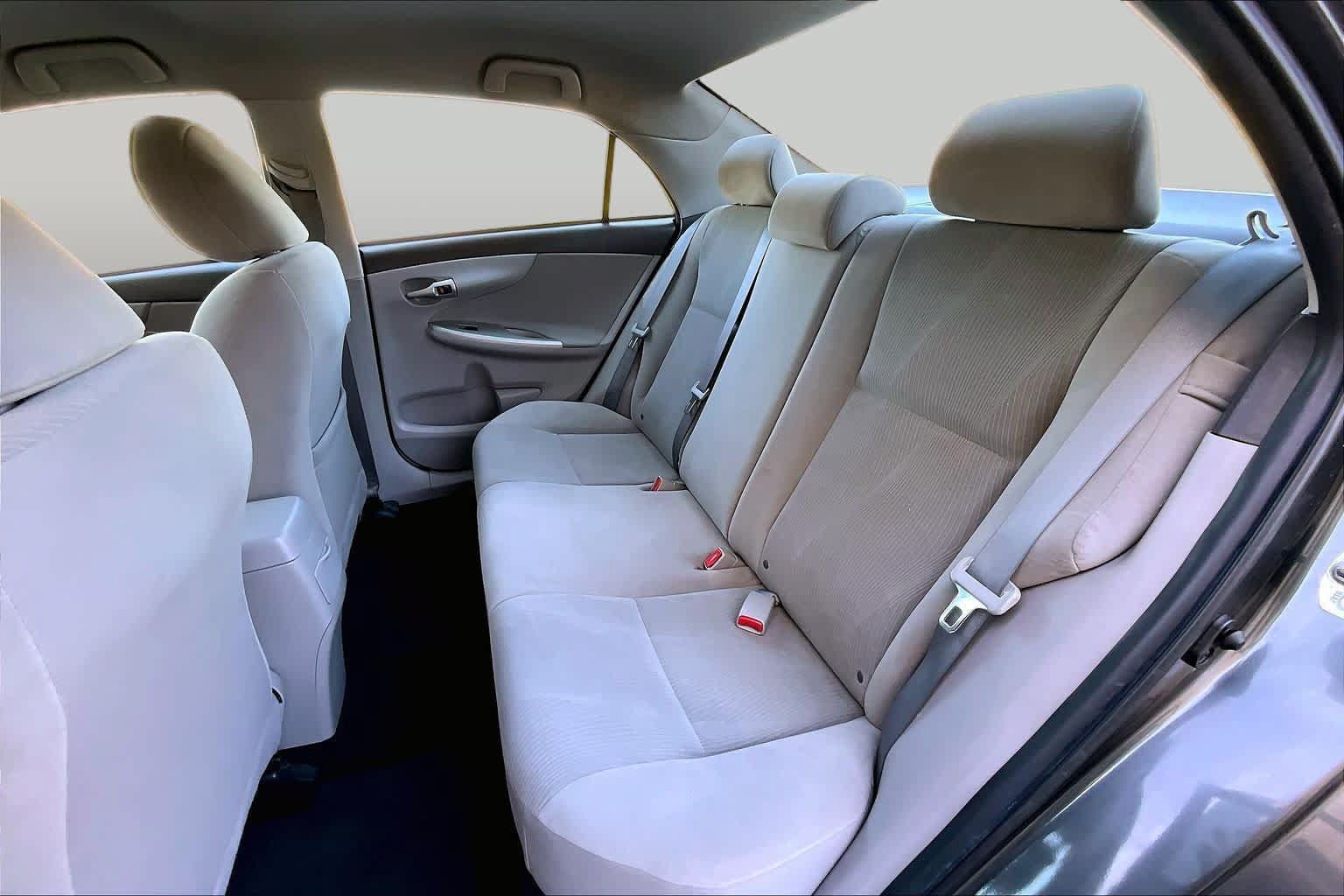 Used 2012 Toyota Corolla LE FWD image 21