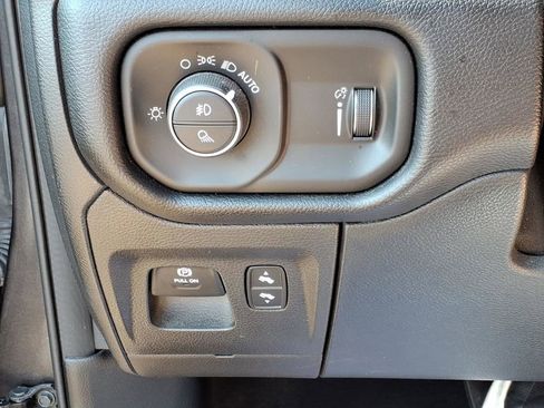 Used 2021 RAM 1500 Big Horn AWD/4WD image 14