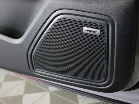 Certified 2026 Porsche Macan AWD/4WD image 16
