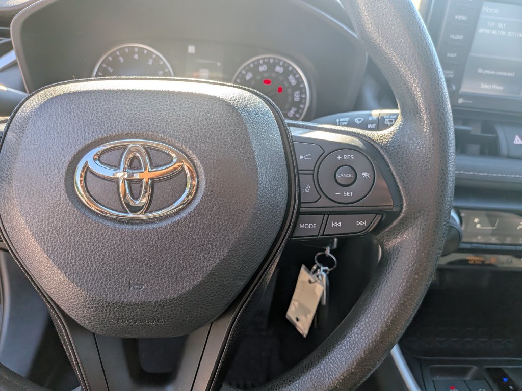 Used 2021 Toyota RAV4 LE FWD image 14