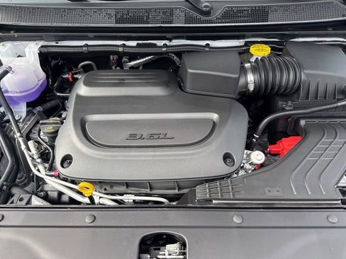 New 2026 Chrysler Pacifica Select image 17