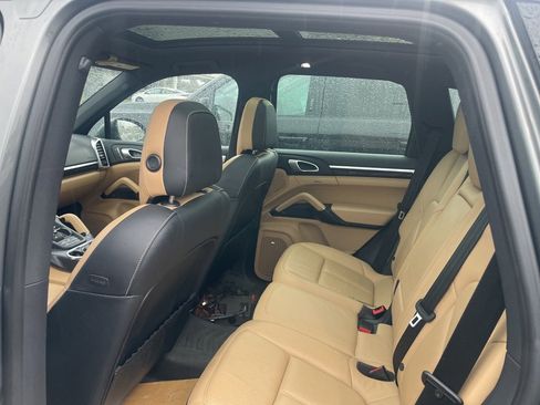 Used 2014 Porsche Cayenne image 8