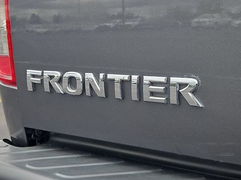 Used 2018 Nissan Frontier PRO-4X AWD/4WD image 26