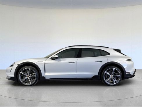 Used 2023 Porsche Taycan 4 Cross Turismo image 2