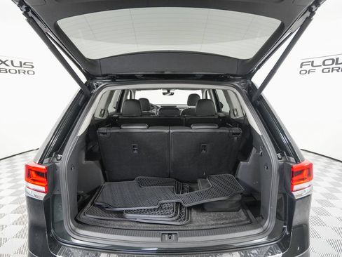 Used 2021 Volkswagen Atlas SE w/ Panoramic Sunroof Package FWD image 22