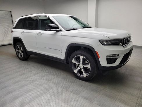 Used 2022 Jeep Grand Cherokee Limited 4xe w/ Luxury Tech Group II AWD/4WD image 11